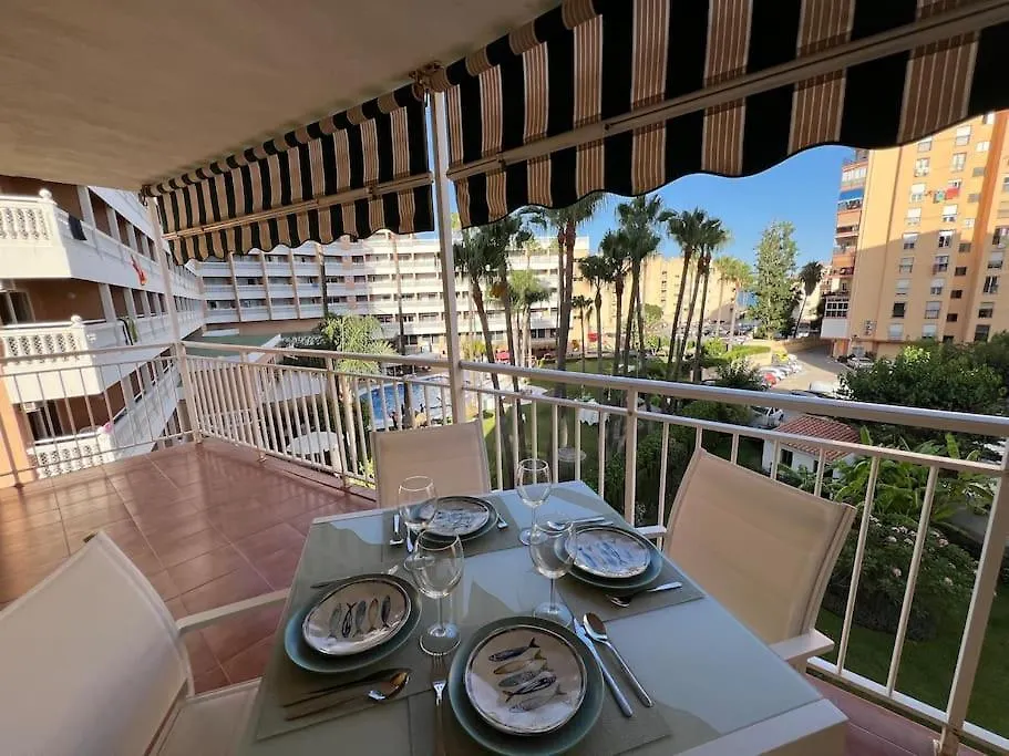 Apartamento En Paseo Maritimo De 토레몰리노스 0*,