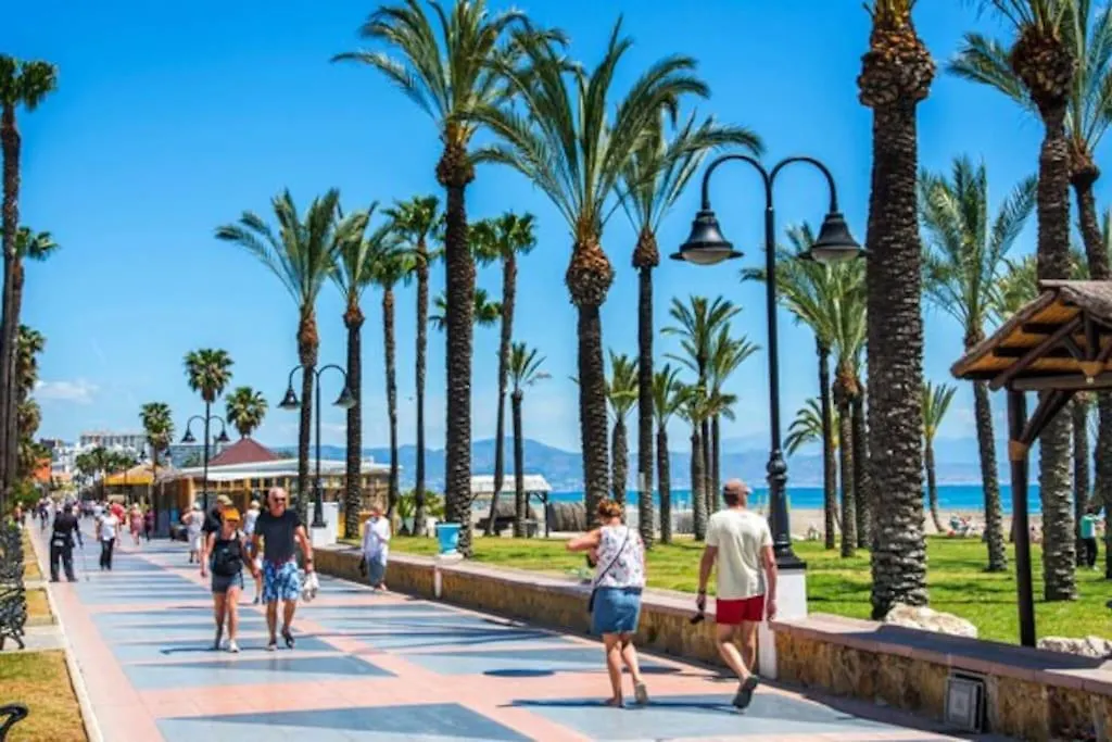 Apartamento En Paseo Maritimo De 토레몰리노스 0*,  스페인