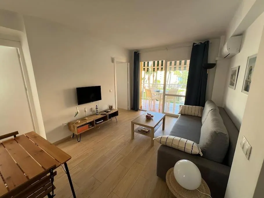 Apartamento En Paseo Maritimo De 토레몰리노스 아파트